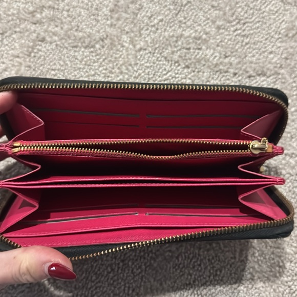 Louis Vuitton Tadashi Murakami black leather multicolor wallet, very well used. - Picture 7 of 8